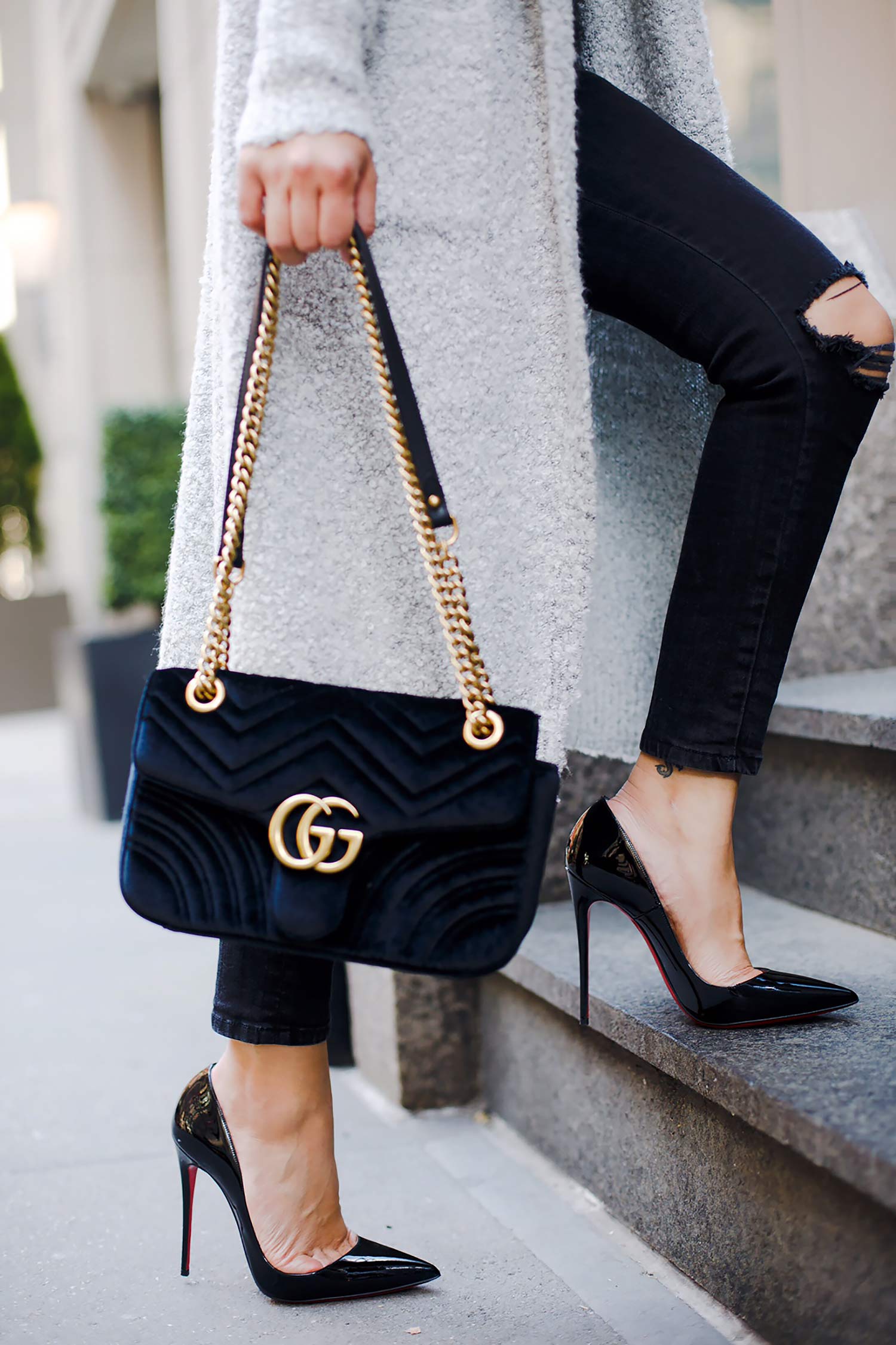 gucci-gg-marmont-velvet-mini-black-bag